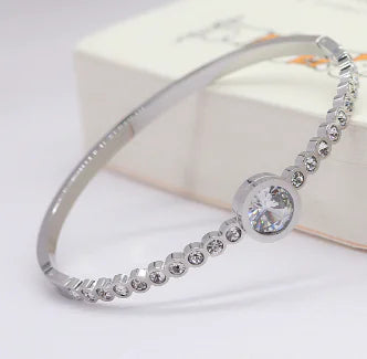 Gold-Plated Titanium Steel and Haoshi Bracelets