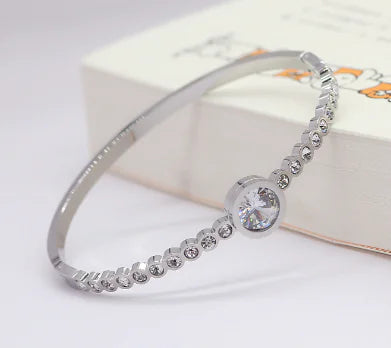Gold-Plated Titanium Steel and Haoshi Bracelets